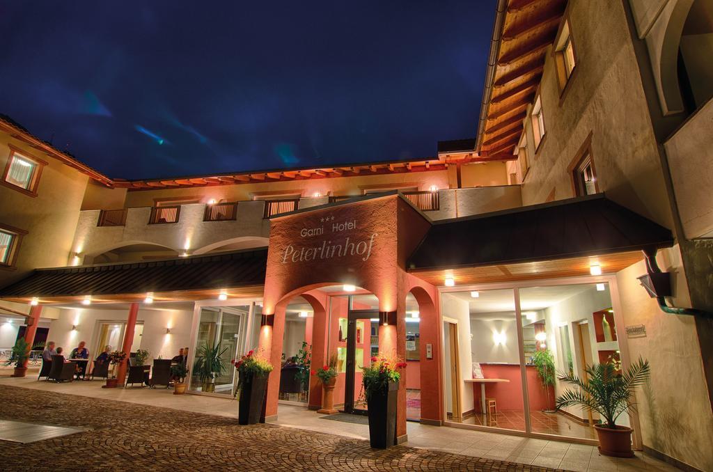 Garni Hotel Peterlinhof Caldaro Exterior photo