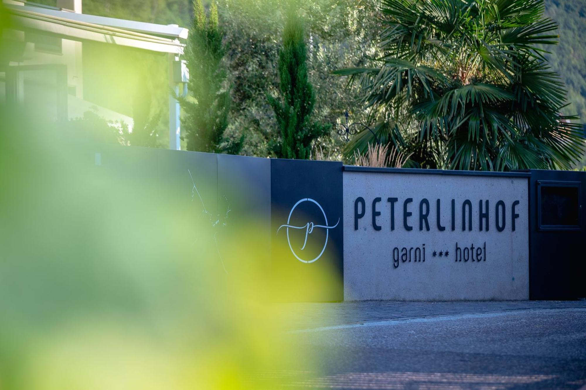 Garni Hotel Peterlinhof Caldaro Exterior photo