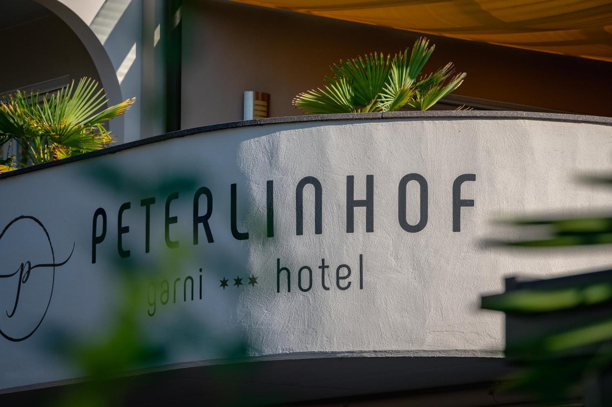 Garni Hotel Peterlinhof Caldaro Exterior photo